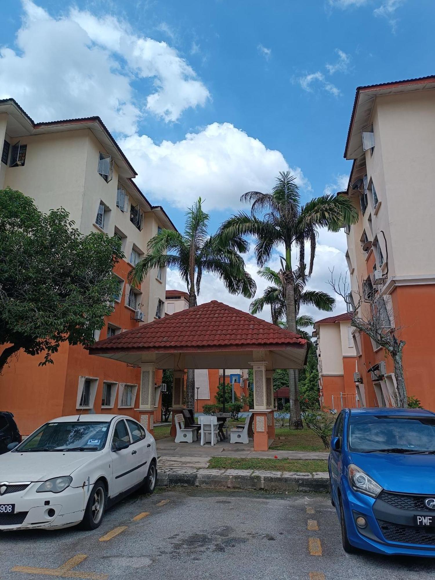 M.Fr Homestay Pangsapuri Putra Damai Putrajaya Eksteriør billede